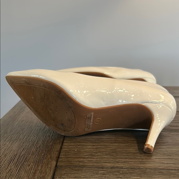 Chic Cream Heels - Picture 5 of 5